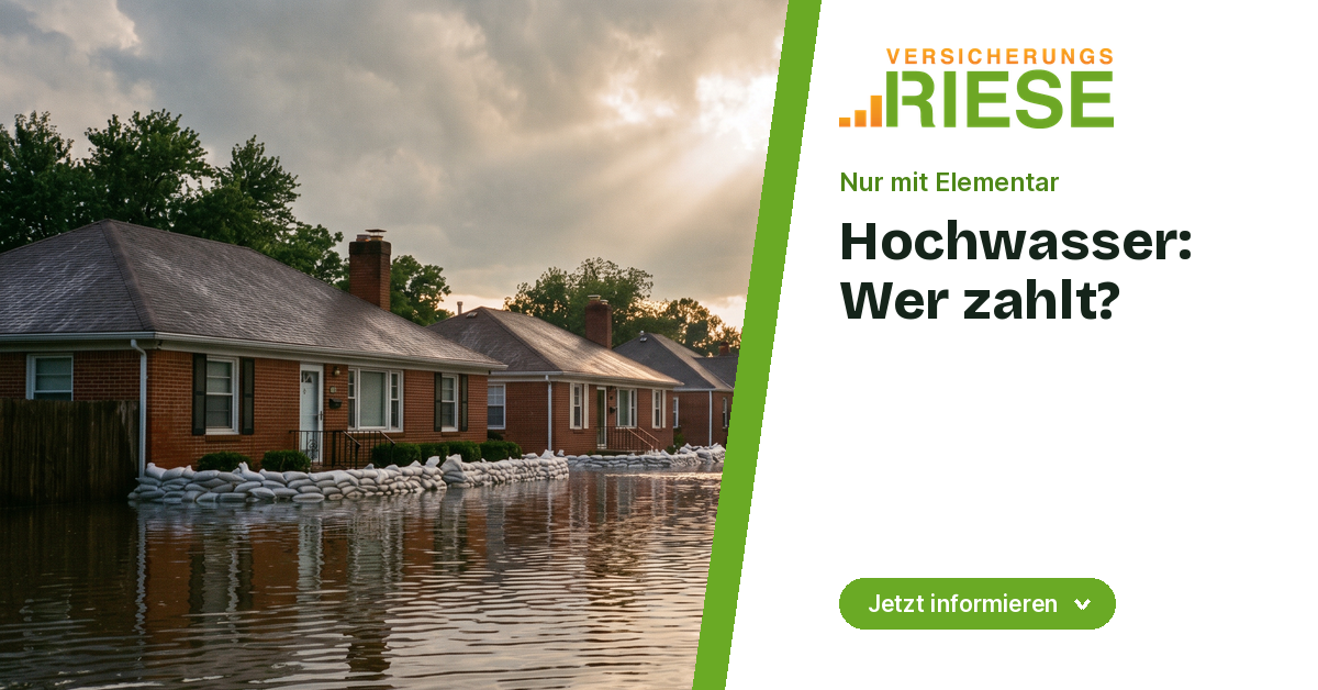 Überflutete Wohnstraße nach Starkregen
